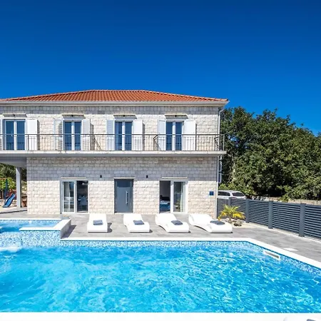 Stipe Hvar Vila *